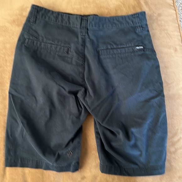 Volcom shorts - Picture 3 of 4